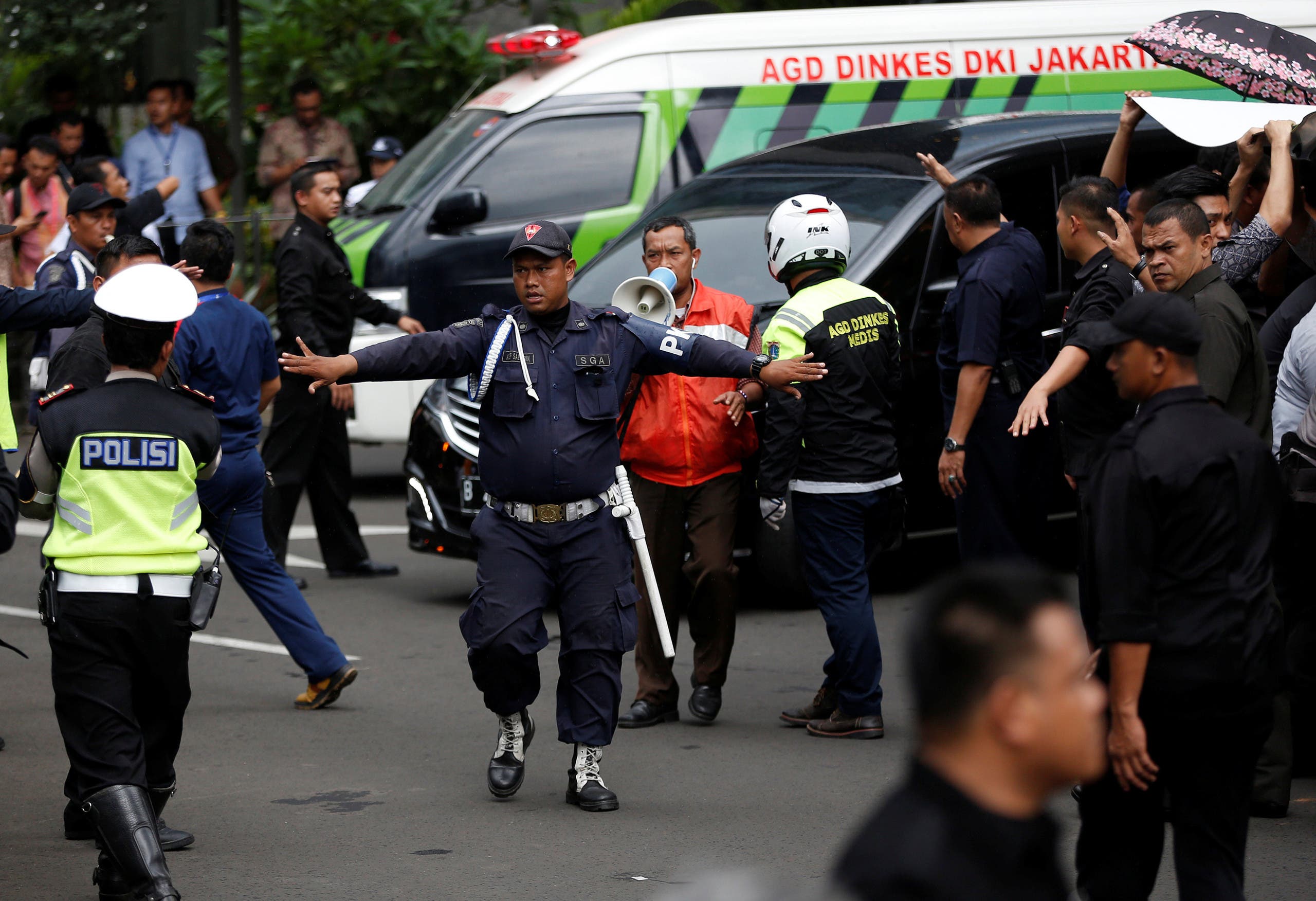 إصابة عشرات في انهيار طابق بمبنى بورصة إندونيسيا C41424b0-c20a-465f-9bbe-3d33ed094d70