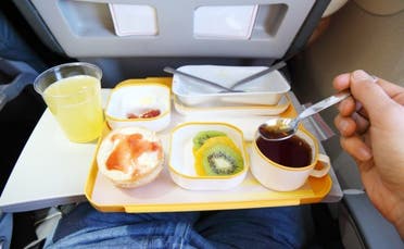 الطعام على متن الطائرة