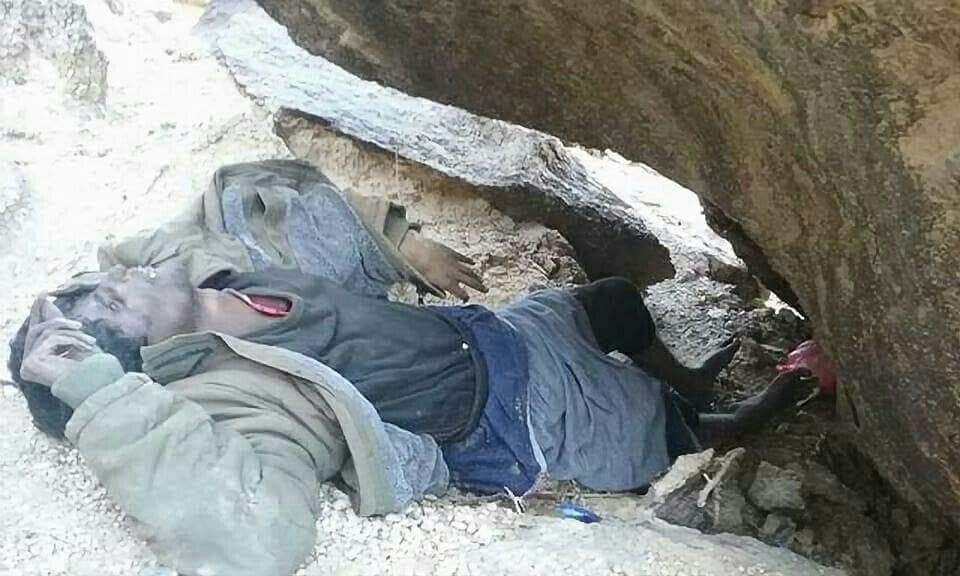 صور للقتلى الحوثيين في معركة تحرير جبل كتاف