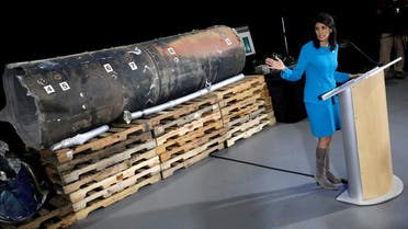 هيلي تستعرض صواريخ الحوثيين الايرانية