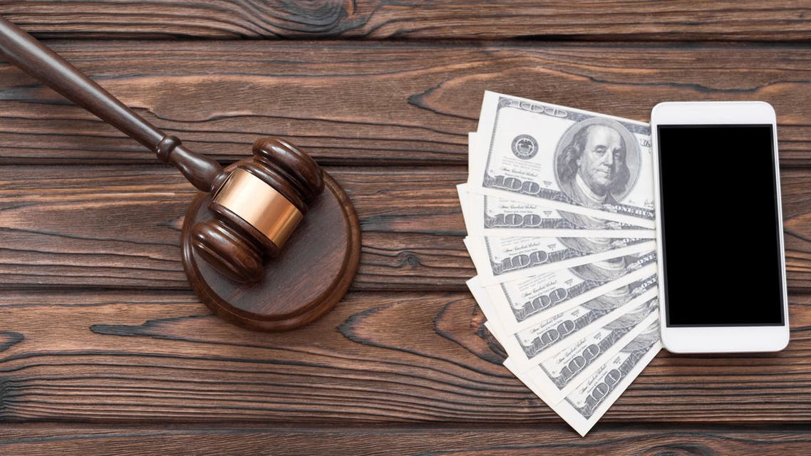 Court phone money. (Shutterstock)