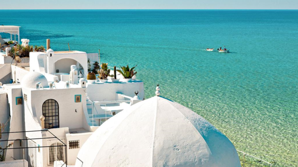 إيرادات السياحة التونسية تقفز 54% إلى 716 مليون دولار في النصف الأول من 2023