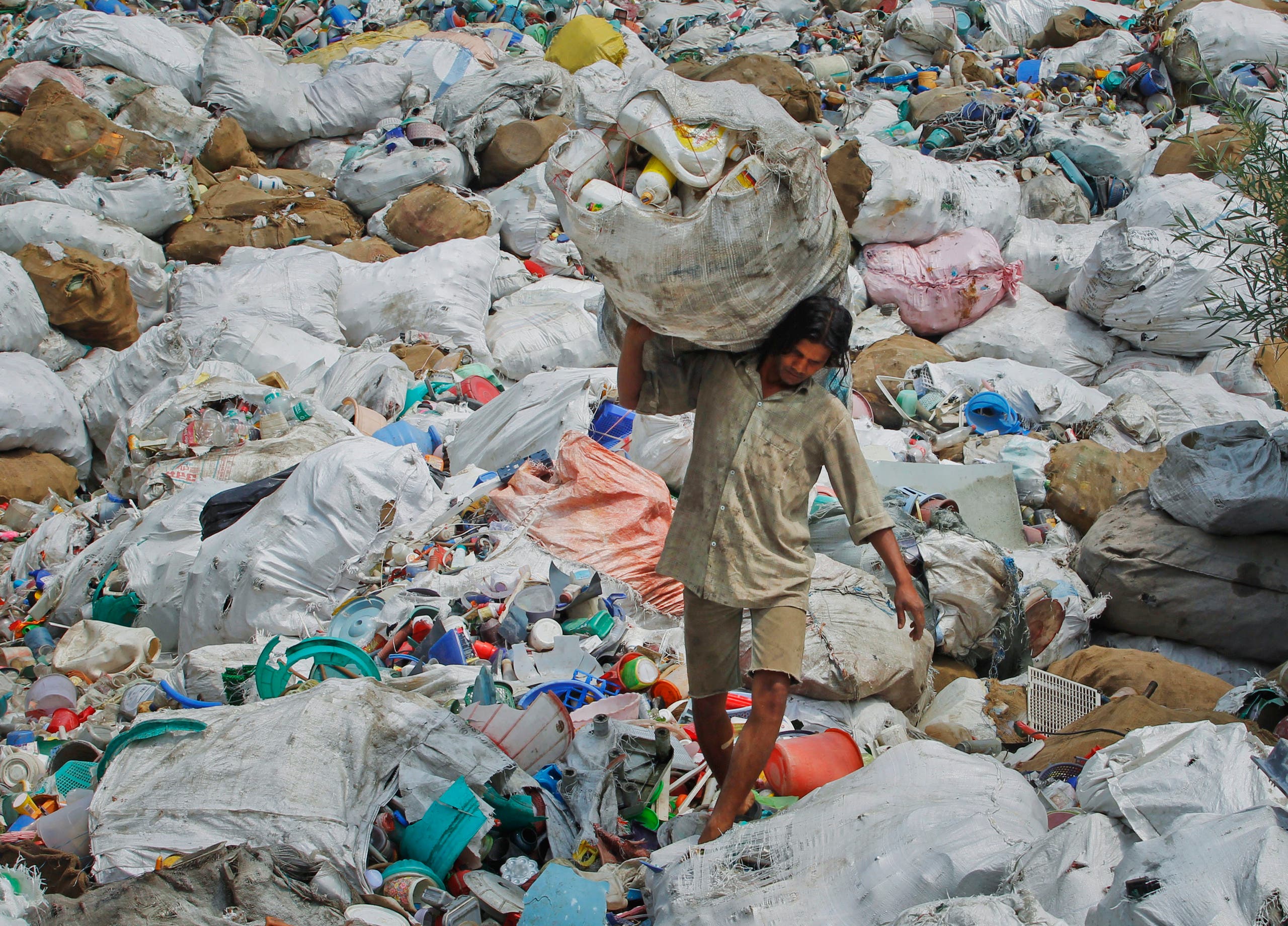 despite-state-level-bans-plastic-bags-still-suffocate-india-s-cities