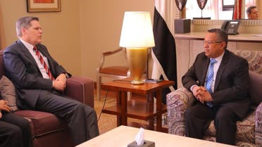رئيس الحكومة اليمنية مع السفير الامريكي