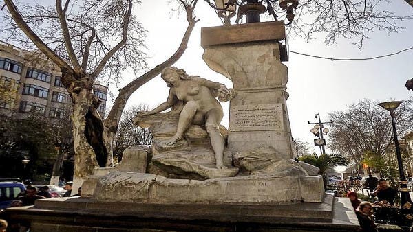 Look.. The “naked woman” statue in Algeria has been vandalized again