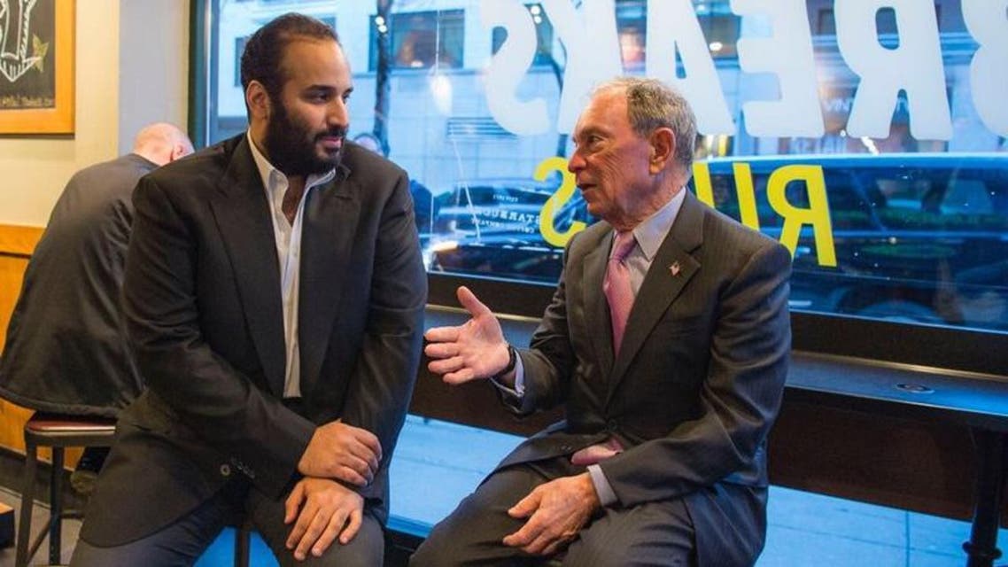 الأمير محمد بن سلمان مع مؤسس بلومبورغ.. وحديث جانبي