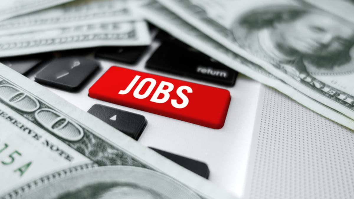الاقتصاد الأميركي يضيف وظائف بأعلى من التوقعات خلال أبريل بـ428 ألف وظيفة