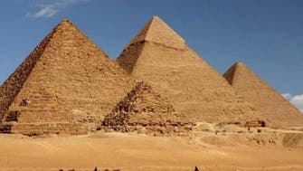 مصر تعهد لشركة خاصة بإدارة منطقة الأهرامات وخدمة السياح