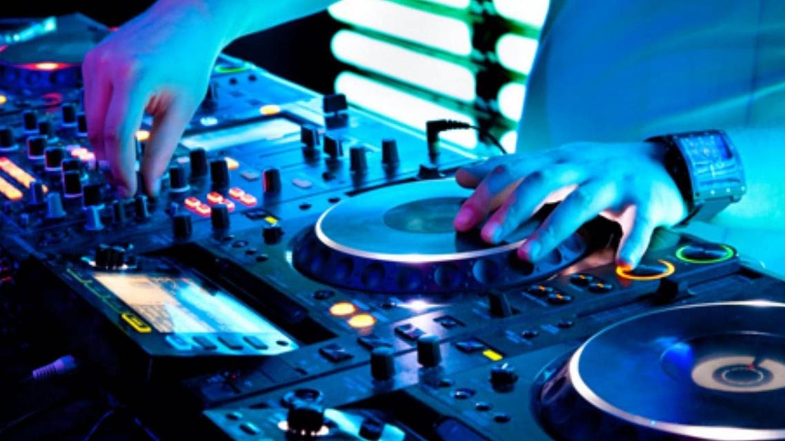 DJ