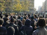 انقطاع الإنترنت في طهران.. وهتافات تعلو: الموت لخامنئي