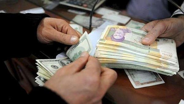 رغم ضخ مليار دولار.. عملة إيران تهبط مجدداً