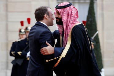 Emmanuel Macron welcomes Crown Prince Mohammed bin Salman at the Elysee Palace in Paris, France, April 10, 2018. (Reuters)