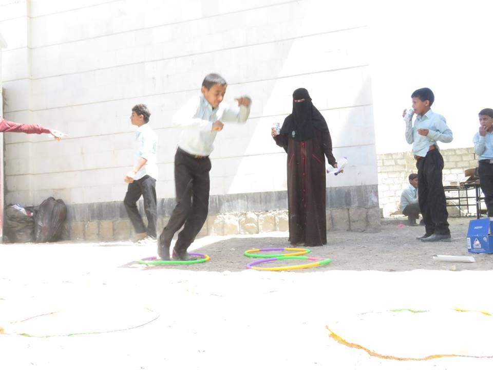 الاطفال المجندين اثناء احد الانشطة الرياضية ضمن اعادة التاهيل