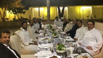 Viral photo shows Arab leaders enjoying simple dinner after Arab League summit