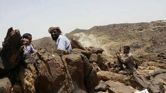 خلفت 20 قتيلاً وجريحاً.. اشتباكات بين مسلحين حوثيين وقبليين وسط اليمن