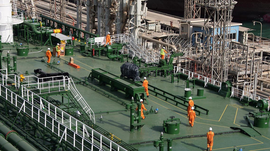 Kuwait Oil Tanker Co. workers seen aboard ‘Wafrah’ oil tanker at Ahmadi Port in Kuwait City, 21 November 2007. (File photo: AFP)