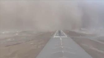 Airplane makes difficult landing amid swirling sandstorm at Saudi Jazan airport
