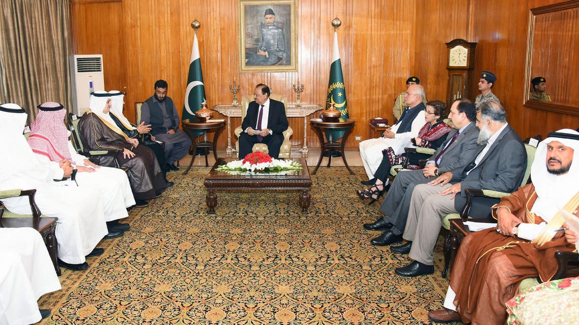 Pakistani president meets with Saudi education deputy minister, hails ties