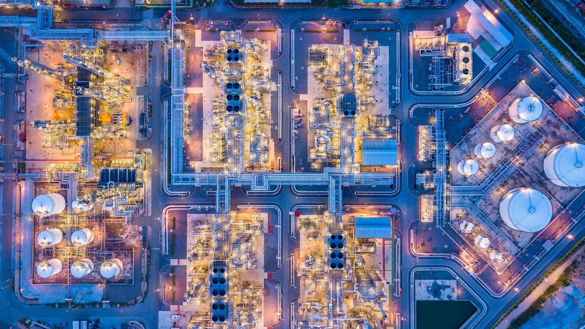 oil shutterstock saudi refinery