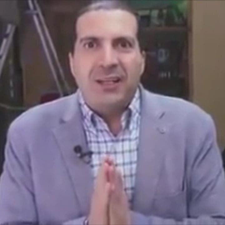 "دجاج" عمرو خالد "يرتقي بالروح".. ويشعل مواقع التواصل