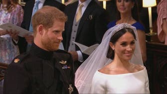 شاهد.. همس الأمير هاري لعروسه في زفافهما