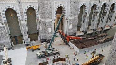 Mobile crane collapses in Mecca, driver sustains minor injuries