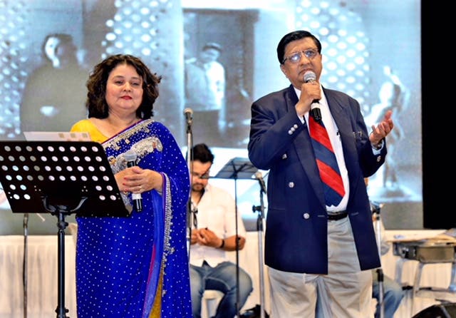 Neurologist Dr Sudhir Shah (right) organized a unique musical evening to raise funds for security forces. (Supplied)