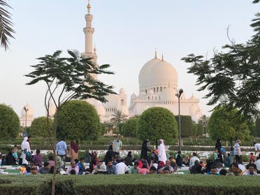 Families gather at the Sheikh Zayed mosque to break their fast. (Supplied)