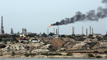 منشأة نفطية ايرانية في جزيرة خرج ( خارك) في الخليج العربي