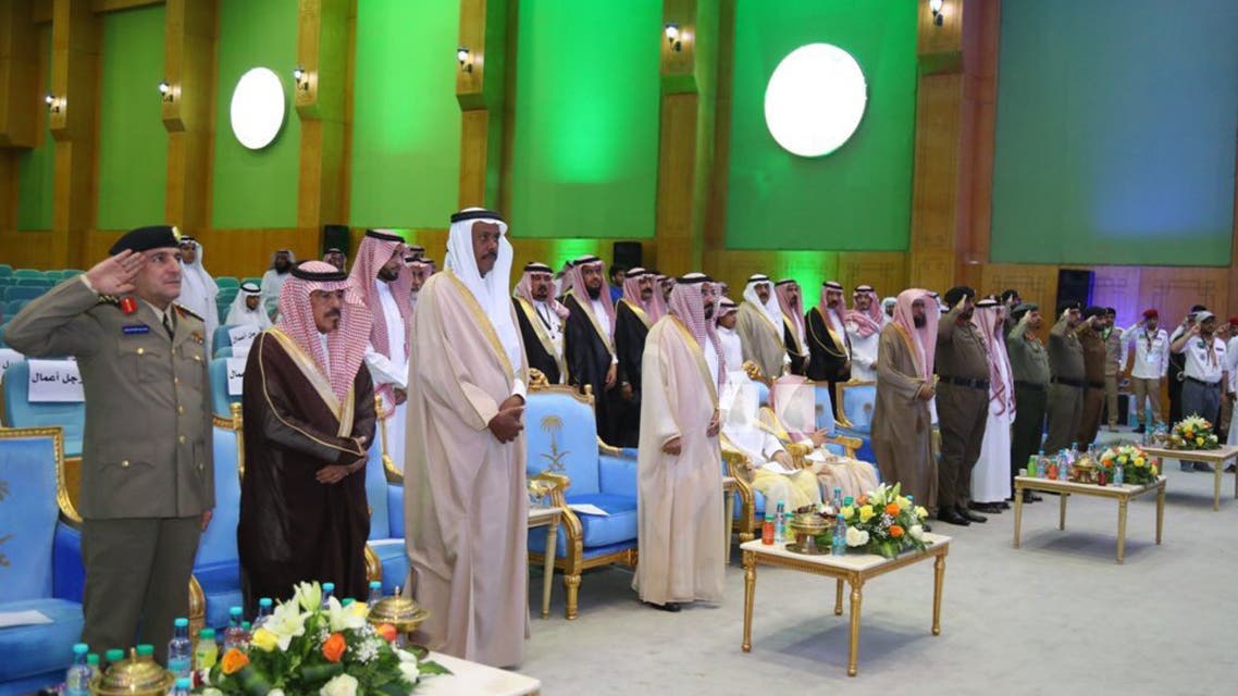 الصورة الجديدة المشار لها في عدم وقوف أثنين للسلام الملكي بالجوف