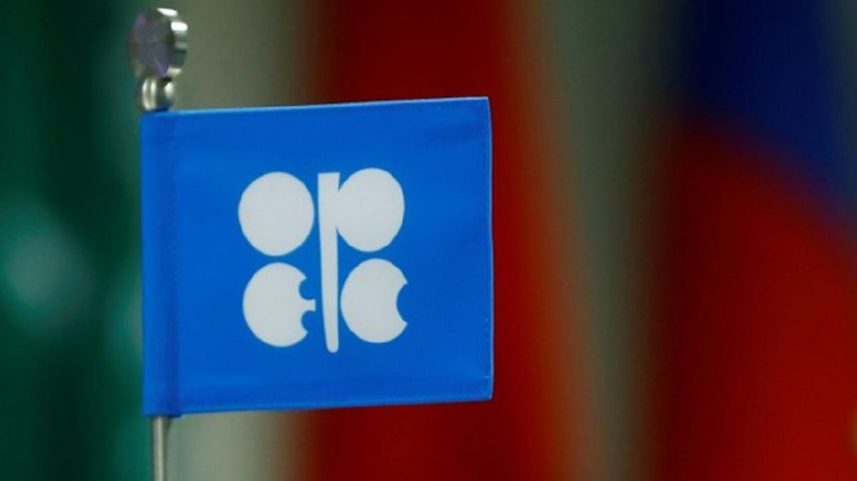 OPEC and non-OPEC Arab oil ministers in a meeting in Kuwait on Saturday emphasized the need for healthy market conditions that stimulate adequate investments in the energy sector. (Reuters)