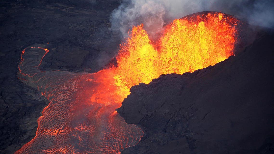The 3,763-meter volcano erupted early Sunday, spewing out towering plumes of ash and a hail of fiery rock fragments with scalding mud. (File photo, illustrative: Reuters)