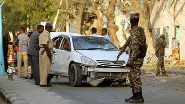 Somali security forces secure the scene of an explosion outside Weheliye Hotel in Maka al Mukarama street in Mogadishu, Somalia March 22, 2018. (Reuters)