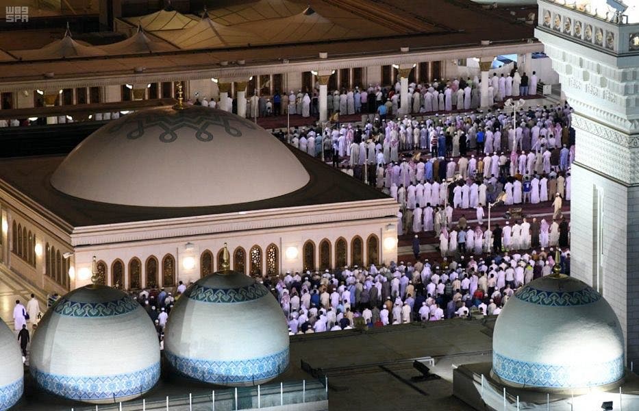 The Two Holy Mosques and their courtyards were overflowing with the faithful who came to pray. (SPA)