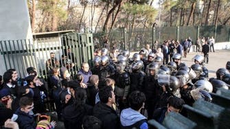 لردع الاحتجاجات.. الأمن يطوق جامعتي طهران وأمير كبير