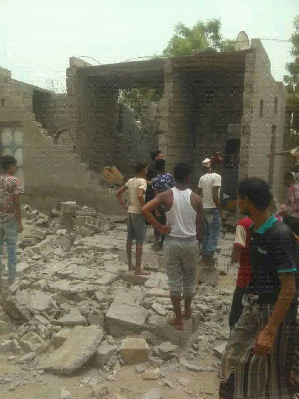 منزل دمرته ميليشيات الحوثي بقصفها العشوائي وسط الحديدة (أرشيفية) 