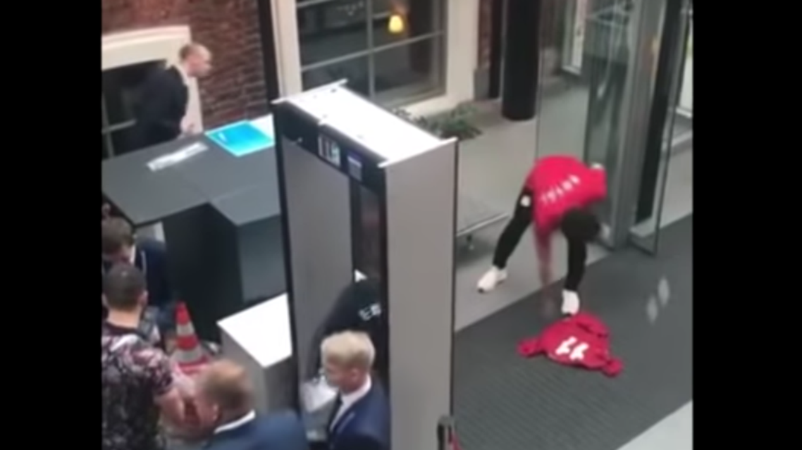 He picked up the jersey and found that it already contained his signature. (Screengrab)