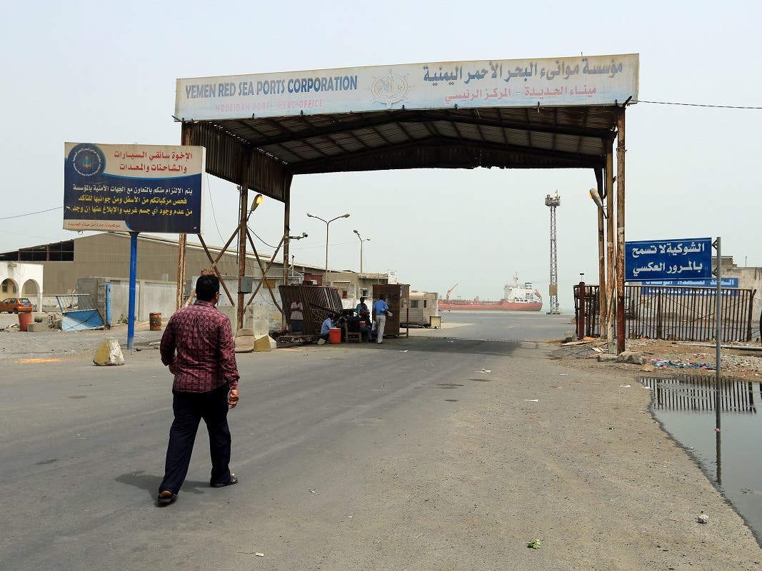 Houthis cut off main roads toward Hodeidah ports after heavy losses