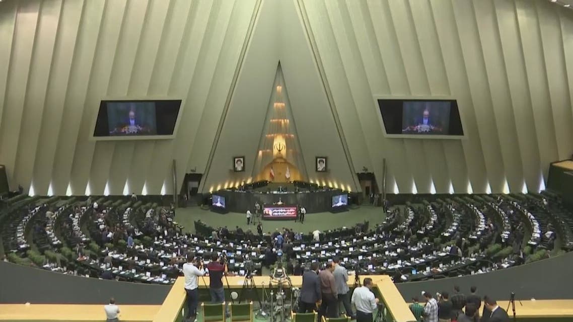 القلق يتسرب إلى البرلمان الإيراني