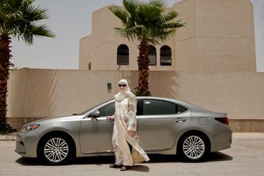 امرأة سعودية تقود السيارة 