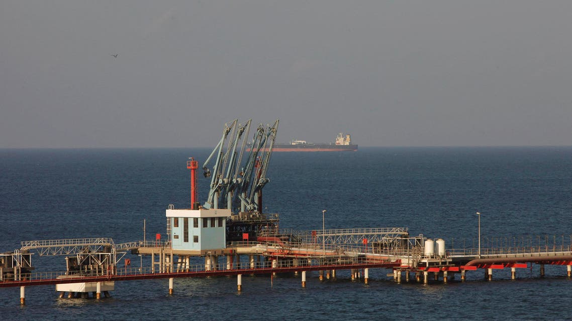 A view of pipelines and a loading berth of the Marsa al Hariga oil port in the city of Tobruk, east of Tripoli, Libya, August 20, 2013. REUTERS