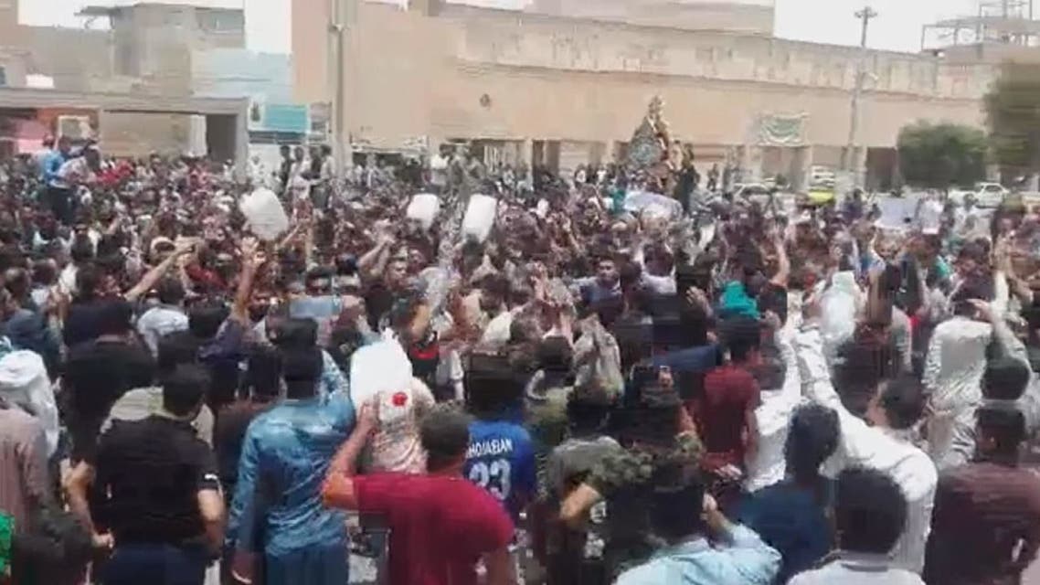 تواصل الاحتجاجات جنوب إيران على خلفية تلوث وشح المياه