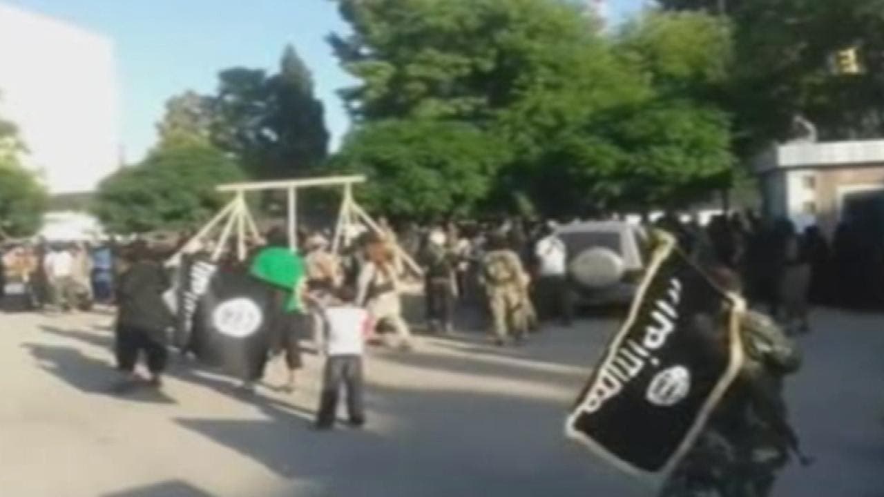 عمليات إعدام نفذها داعش في الرقة (أرشيفية)