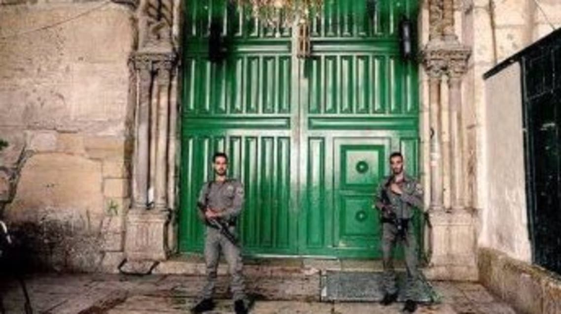جنديان من الجيش الإسرائيلي في ساحة الأقصى