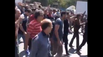 إيران.. تجدد الاحتجاجات بأصفهان والأمن يهاجم المتظاهرين