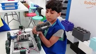 طفل سعودي يتحدى التوحد بصناعة الروبوتات