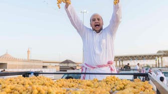 IN PICTURES: How Saudis use their voice to sell in world’s largest date market