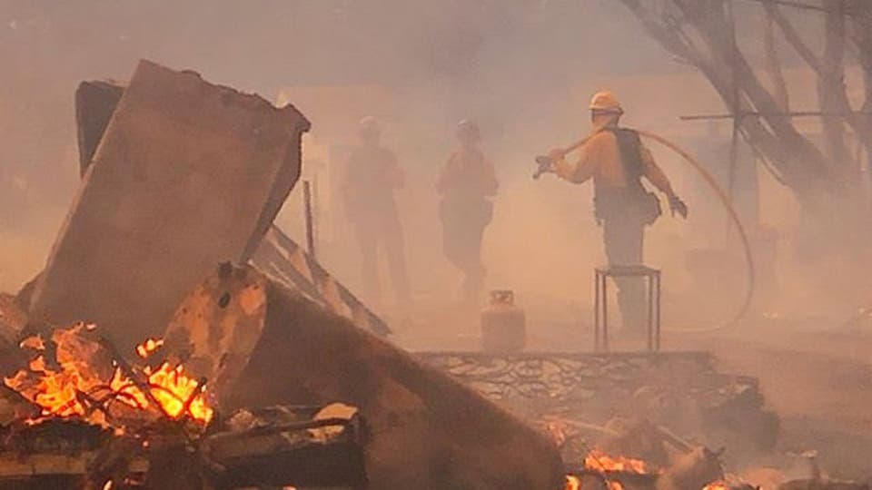 حريق غابات يدمر بلدة في ولاية كاليفورنيا  C02cb256-385f-464e-a130-951f42a1cb64_16x9_1200x676