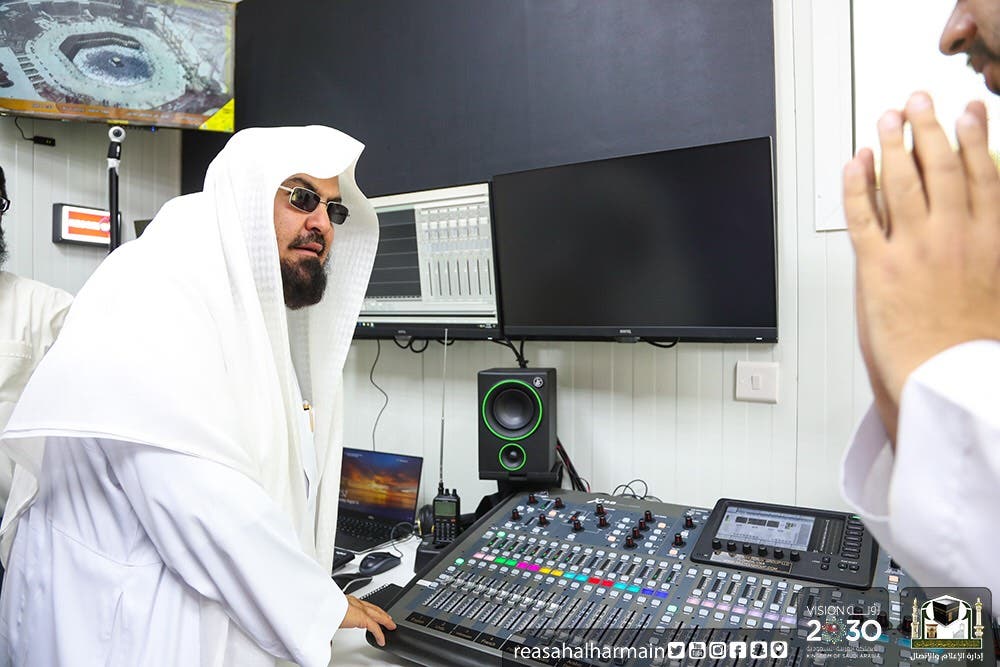 الشيخ السديس يتفقد تجهيزات يوم عرفة