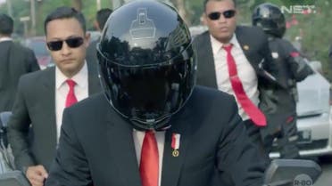 By Sunday, the video of the president’s dash across the city had more than 800,000 views on a YouTube posting by official broadcaster SCTV. (Screengrab)